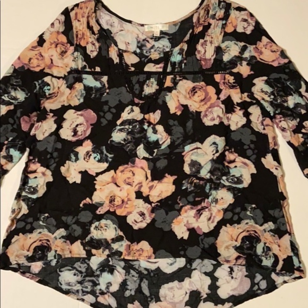 Love Fire Floral Boho Style Top Size Extra Large